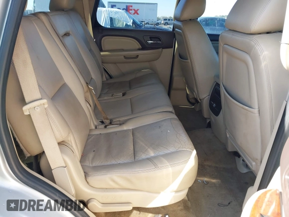 2011 GMC Yukon Denali with VIN 1GKS2EEF8BR346281, listed as a IAAI auction lot 41224127 with 264,311 mi miles. Bid and sale history available at carsss.com. Image 8.