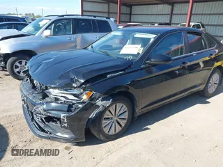 2019 Volkswagen Jetta S z VIN 3VWCB7BU1KM235505, wystawiony jako IAAI lot #42327298 z przebiegiem 54 126 mil mil oraz . Historia ofert i sprzedaży dostępna na DreamBid. Obrazek 2.