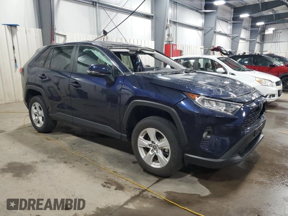 2021 Toyota RAV4 XLE with VIN 2T3P1RFV7MW196605, listed as a Copart auction lot 63502735 with 32,150 mi miles and Salvage title. Bid and sale history available at DreamBid. Image 4.