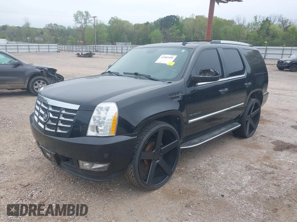 2010 Cadillac Escalade z VIN 1GYUCAEF1AR264105, wystawiony jako IAAI lot #41882488 z przebiegiem 190 113 mil mil oraz . Historia ofert i sprzedaży dostępna na DreamBid. Obrazek 23.