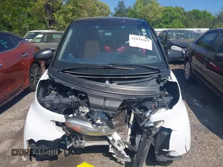 2015 Smart fortwo Passion with VIN WMEEJ3BA9FK806363, listed as a IAAI auction lot 41830363 with 1 mi miles. Bid and sale history available at carsss.com. Image 11.