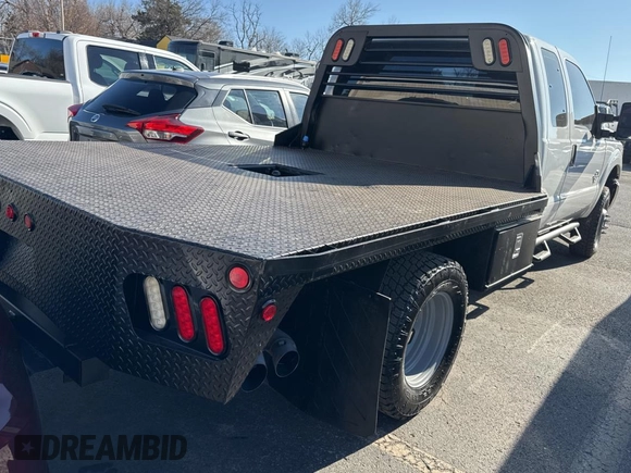 2015 Ford F-350 XL z VIN 1FD8X3HT1FEB12506, wystawiony jako Copart lot #85955324 z przebiegiem 197 466 mil mil oraz Tytuł czysty. Historia ofert i sprzedaży dostępna na DreamBid. Obrazek 4.