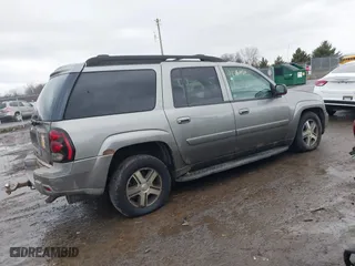 2005 Chevrolet TrailBlazer LS with VIN 1GNET16S956175242, listed as a IAAI auction lot 41054455 with 185,944 mi miles. Bid and sale history available at carsss.com. Image 4.