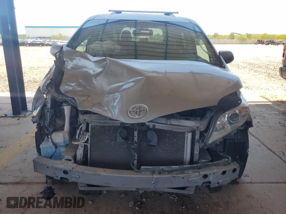 2017 Toyota Sienna XLE Auto Access Seat with VIN 5TDYZ3DC8HS838428, listed as a Copart auction lot 61924935 with 93,836 mi miles and Salvage title. Bid and sale history available at DreamBid. Image 5.
