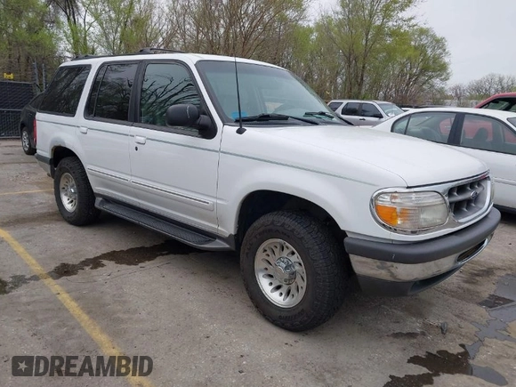 1998 Ford Explorer XL z VIN 1FMZU34E0WZB57112, wystawiony jako IAAI lot #41939205 z przebiegiem 171 982 mil mil oraz . Historia ofert i sprzedaży dostępna na DreamBid. Obrazek 1.