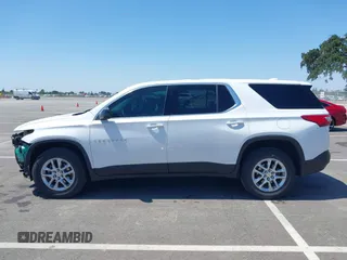 2021 Chevrolet Traverse LS z VIN 1GNERFKW8MJ266373, wystawiony jako IAAI lot #42170670 z przebiegiem 45 457 mil mil oraz . Historia ofert i sprzedaży dostępna na DreamBid. Obrazek 15.