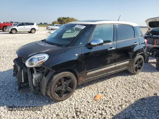2014 FIAT 500L Lounge with VIN ZFBCFACH1EZ007287, listed as a Copart auction lot 70190834 with 226,479 mi miles and Salvage Title. Bid and sale history available at carsss.com. Image 1.