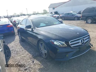 2019 Mercedes-Benz E 300 z VIN WDDZF4JB2KA503013, wystawiony jako IAAI lot #42138217 z przebiegiem 67 694 mil mil oraz . Historia ofert i sprzedaży dostępna na DreamBid. Obrazek 1.