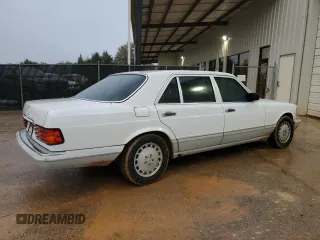 1991 Mercedes-Benz 420 with VIN WDBCA35E8MA607598, listed as a Copart auction lot 81596014 with 172,008 mi miles and Clean Title. Bid and sale history available at carsss.com. Image 3.