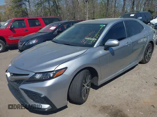 2021 Toyota Camry SE Nightshade with VIN 4T1G11AK6MU526628, listed as a IAAI auction lot 41905150 with 42,386 mi miles. Bid and sale history available at carsss.com. Image 2.