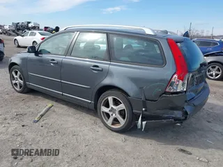 2008 Volvo V50 2.5T R-Design with VIN YV1MJ672X82396439, listed as a IAAI auction lot 41586200 with 110,267 mi miles. Bid and sale history available at carsss.com. Image 3.