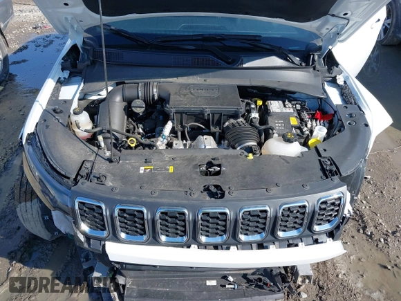 2024 Jeep Compass Latitude with VIN 3C4NJDBN2RT112575, listed as a IAAI auction lot 41730950 with 22,357 mi miles. Bid and sale history available at carsss.com. Image 10.