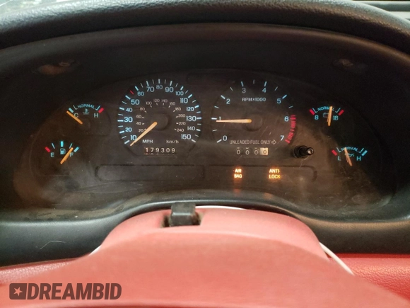 1994 Ford Mustang z VIN 1FALP45T4RF149529, wystawiony jako Copart lot #42222295 z przebiegiem 179 309 mil mil oraz Szkoda całkowita • Salvage title. Historia ofert i sprzedaży dostępna na DreamBid. Obrazek 9.