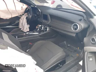 2021 Chevrolet Camaro 1LS z VIN 1G1FB1RX1M0101783, wystawiony jako IAAI lot #42095549 z przebiegiem 61 395 mil mil oraz . Historia ofert i sprzedaży dostępna na DreamBid. Obrazek 5.