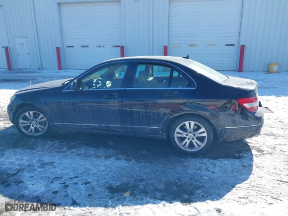 2008 Mercedes-Benz C-Class 3.0L Sport with VIN WDDGF54X38F132654, listed as a IAAI auction lot 41636322 with 184,131 mi miles. Bid and sale history available at carsss.com. Image 14.