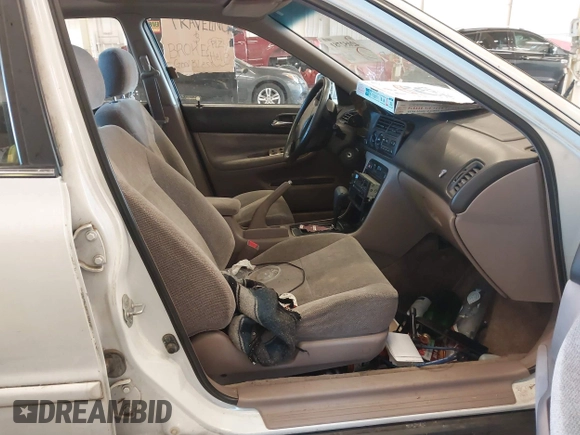 1994 Honda Accord EX with VIN JHMCD5654RC081998, listed as a IAAI auction lot 42052781 with 148,095 mi miles and . Bid and sale history available at carsss.com. Image 5.