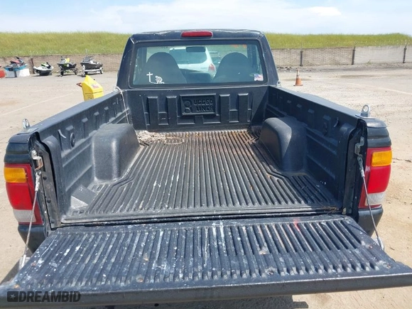 1998 Ford Ranger XL with VIN 1FTYR10C6WUC81490, listed as a IAAI auction lot 42055263 with 226,185 mi miles. Bid and sale history available at carsss.com. Image 8.