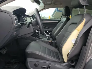 2022 Volkswagen Jetta SE with VIN 3VWEM7BU8NM010697, listed as a Copart auction lot 56521505 with 9,110 mi miles and Salvage title. Bid and sale history available at DreamBid. Image 7.