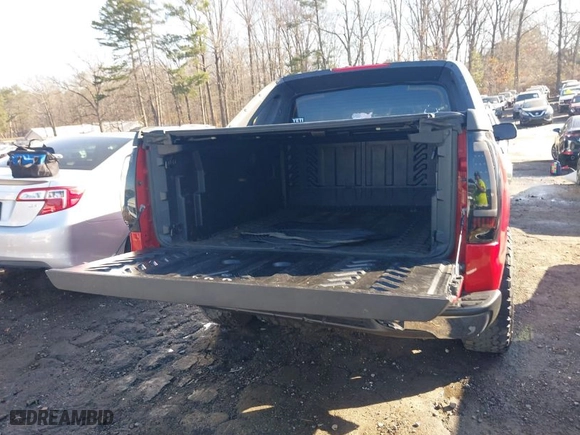 2003 Chevrolet Avalanche with VIN 3GNEC13T53G243660, listed as a IAAI auction lot 41489395 with 249,362 mi miles. Bid and sale history available at carsss.com. Image 16.