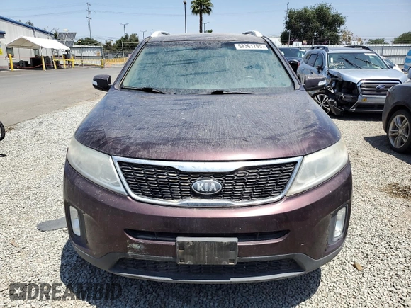 2014 Kia Sorento LX z VIN 5XYKT4A63EG434490, wystawiony jako Copart lot #57361795 z przebiegiem 146 278 mil mil oraz Czysty tytuł • Clean title. Historia ofert i sprzedaży dostępna na DreamBid. Obrazek 5.