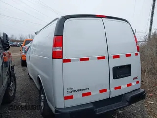 2024 GMC Savana Cargo Van with VIN 1GTW7AFPXR1165741, listed as a IAAI auction lot 41519130 with 1 mi miles. Bid and sale history available at carsss.com. Image 3.