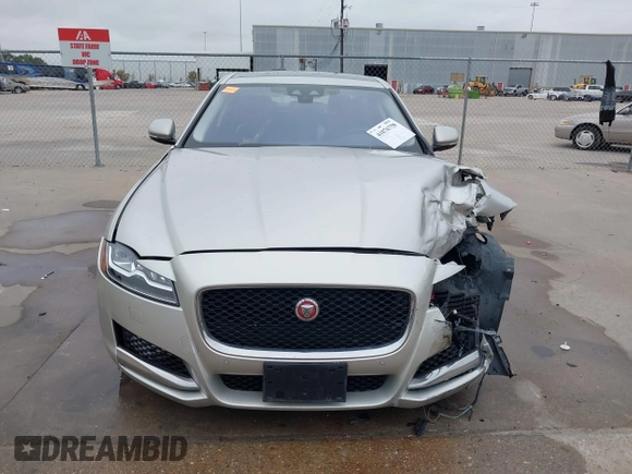 2017 Jaguar XF 35t Premium with VIN SAJBD4BV4HCY27802, listed as a IAAI auction lot 41076758 with 106,298 mi miles. Bid and sale history available at carsss.com. Image 12.