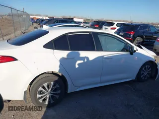 2022 Toyota Corolla Hybrid LE with VIN JTDEAMDE1NJ037740, listed as a IAAI auction lot 41482375 with 1 mi miles. Bid and sale history available at carsss.com. Image 13.