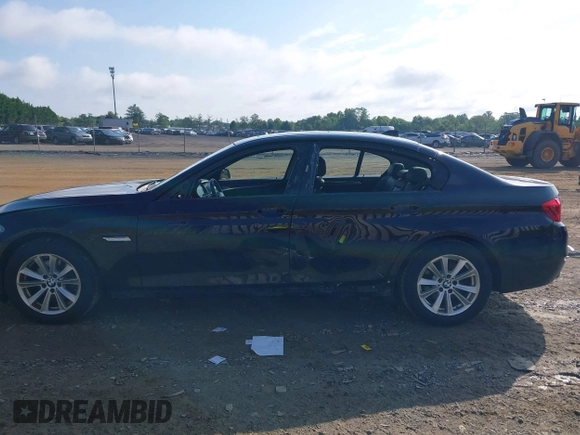 2014 BMW 5 Series 528i xDrive z VIN WBA5A7C58ED617405, wystawiony jako IAAI lot #42375456 z przebiegiem 135 184 mil mil oraz . Historia ofert i sprzedaży dostępna na DreamBid. Obrazek 15.
