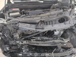 2023 GMC Yukon XL SLT z VIN 1GKS2GKD3PR282110, wystawiony jako Copart lot #52950425 z przebiegiem 99 147 mil mil oraz Szkoda całkowita • Salvage title. Historia ofert i sprzedaży dostępna na DreamBid. Obrazek 12.