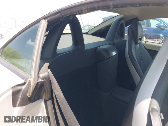 2006 Mercedes-Benz SLK 350 with VIN WDBWK56F66F096640, listed as a IAAI auction lot 42375574 with 88,657 mi miles and . Bid and sale history available at DreamBid. Image 8.