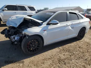 2019 Volkswagen Jetta GLI S z VIN 3VW5T7BU6KM240334, wystawiony jako Copart lot #55048985 z przebiegiem 52 600 mil mil oraz Szkody całkowita. Historia ofert i sprzedaży dostępna na DreamBid. Obrazek 1.