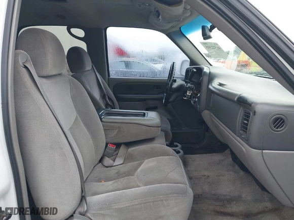 2003 GMC Yukon SLT with VIN 1GKEC13T73R281551, listed as a IAAI auction lot 41522305 with 214,489 mi miles. Bid and sale history available at carsss.com. Image 5.