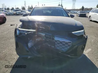2024 Audi Q8 e-tron Premium Plus z VIN WA15AAGE1RB033711, wystawiony jako Copart lot #88577355 z przebiegiem 13 411 mil mil oraz Szkoda całkowita • Salvage title. Historia ofert i sprzedaży dostępna na DreamBid. Obrazek 5.