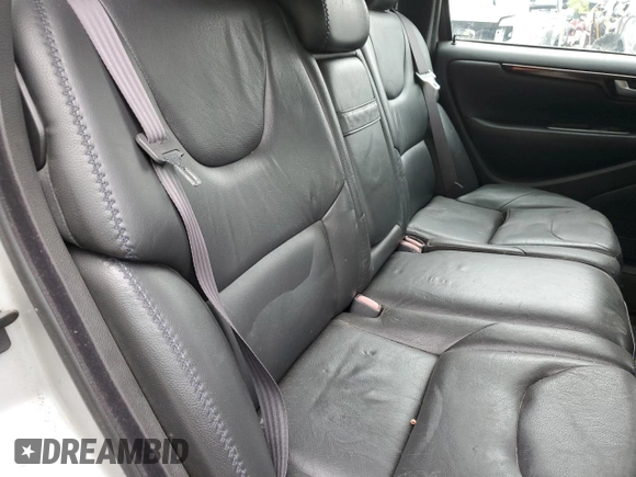 2001 Volvo V70 with VIN YV1SZ58D811036687, listed as a Copart auction lot 60785155 with Not provided miles and Salvage title. Bid and sale history available at DreamBid. Image 10.