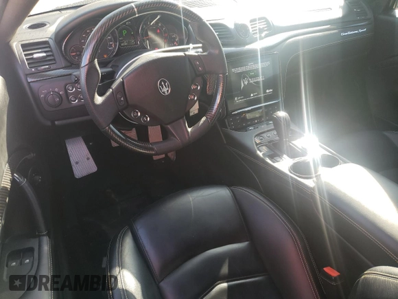 2018 Maserati GranTurismo Sport z VIN ZAM45VLA8J0259434, wystawiony jako Copart lot #48539985 z przebiegiem 29 729 mil mil oraz Szkoda całkowita • Salvage title. Historia ofert i sprzedaży dostępna na DreamBid. Obrazek 8.