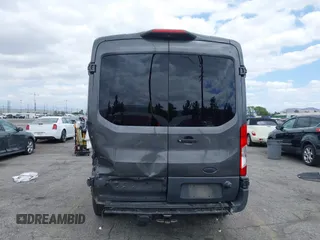 2018 Ford Transit XL z VIN 1FBZX2CG0JKA09945, wystawiony jako IAAI lot #42260073 z przebiegiem 60 838 mil mil oraz . Historia ofert i sprzedaży dostępna na DreamBid. Obrazek 17.