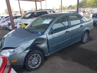 2005 Ford Focus S with VIN 1FAFP34N05W276945, listed as a IAAI auction lot 41889586 with 253,219 mi miles. Bid and sale history available at carsss.com. Image 17.