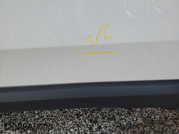 2023 Rivian R1S Adventure z VIN 7PDSGABA3PN024458, wystawiony jako Copart lot #74087714 z przebiegiem 3 505 mil mil oraz Nie do naprawy • Non repairable. Historia ofert i sprzedaży dostępna na DreamBid. Obrazek 13.