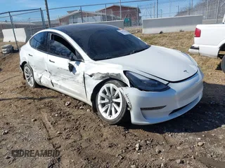2021 Tesla Model 3 Long Range z VIN 5YJ3E1EB5MF924374, wystawiony jako IAAI lot #41447222 z przebiegiem 54 912 mil mil oraz . Historia ofert i sprzedaży dostępna na DreamBid. Obrazek 1.