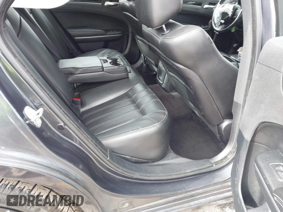 2018 Chrysler 300 with VIN 2C3CCABG0JH253924, listed as a IAAI auction lot 41407398 with 113,013 mi miles. Bid and sale history available at carsss.com. Image 8.