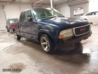 2003 GMC Sonoma SLS with VIN 1GTCS19X438148073, listed as a IAAI auction lot 41158520 with 170,817 mi miles. Bid and sale history available at carsss.com. Image 1.