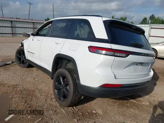2023 Jeep Grand Cherokee Limited with VIN 1C4RJGBG2PC502847, listed as a IAAI auction lot 42471744 with 33,310 mi miles and . Bid and sale history available at DreamBid. Image 3.