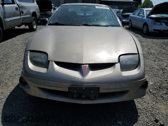 2002 Pontiac Sunfire SE z VIN 1G2JB124327288986, wystawiony jako Copart lot #64072634 z przebiegiem 122 306 mil mil oraz Szkody całkowita. Historia ofert i sprzedaży dostępna na DreamBid. Obrazek 5.