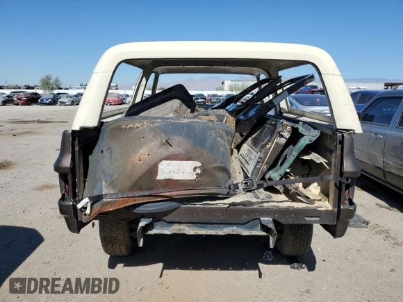 1987 Chevrolet Blazer z VIN 1GNEV18K5HF182877, wystawiony jako Copart lot #78032984 z przebiegiem Nie podano mil oraz Czysty tytuł • Clean title. Historia ofert i sprzedaży dostępna na DreamBid. Obrazek 6.