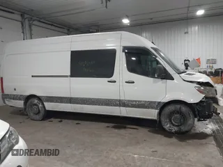 2021 Mercedes-Benz Sprinter Cargo with VIN W1Y4ECHY9MT060129, listed as a IAAI auction lot 41616041 with 215,726 mi miles. Bid and sale history available at carsss.com. Image 13.