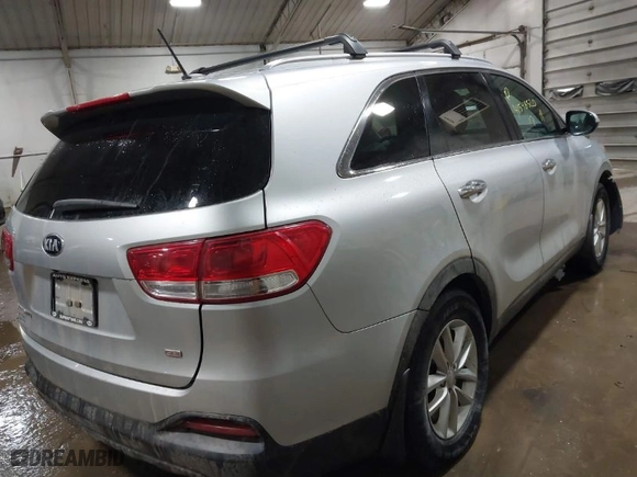 2017 Kia Sorento LX with VIN 5XYPGDA31HG323621, listed as a IAAI auction lot 41548520 with 96,692 mi miles. Bid and sale history available at carsss.com. Image 4.