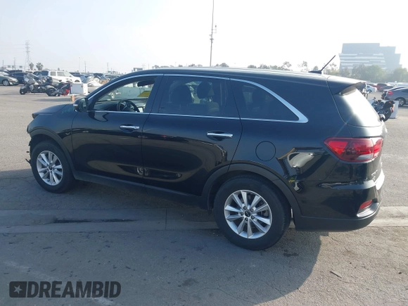 2019 Kia Sorento LX with VIN 5XYPG4A30KG583001, listed as a IAAI auction lot 41225400 with 77,881 mi miles. Bid and sale history available at carsss.com. Image 15.