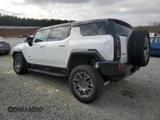 2025 GMC Hummer EV 3X with VIN 1GKB0RDC1SU101601, listed as a Copart auction lot 85508434 with 1,713 mi miles and Salvage Title. Bid and sale history available at carsss.com. Image 2.