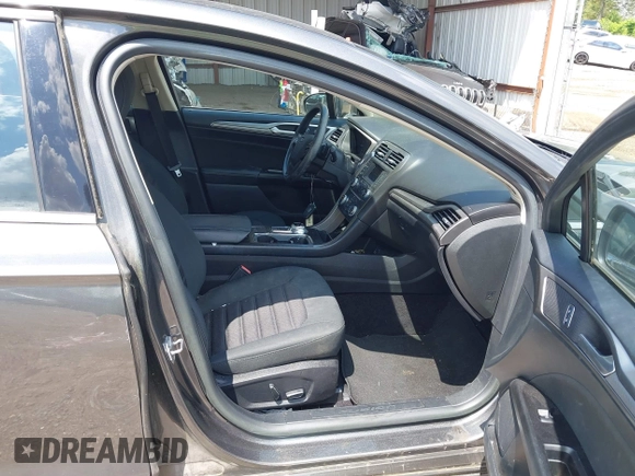 2017 Ford Fusion SE with VIN 3FA6P0HD7HR297945, listed as a IAAI auction lot 42015135 with 136,774 mi miles. Bid and sale history available at carsss.com. Image 5.
