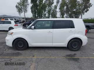 2008 Scion xB z VIN JTLKE50E681039754, wystawiony jako IAAI lot #42067611 z przebiegiem 133 463 mil mil oraz . Historia ofert i sprzedaży dostępna na DreamBid. Obrazek 14.